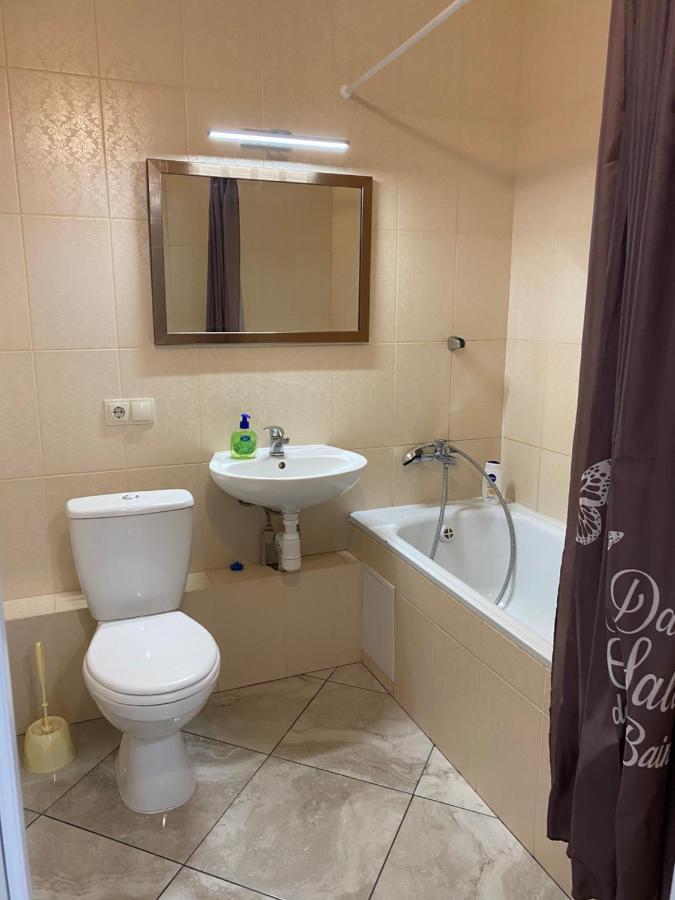 Cozy Apartment On Gmyri 12B Near Metro Poznyaki Κίεβο Εξωτερικό φωτογραφία